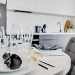Rent Invest - Quorum Parking Klimatyzacja * Вроцлав