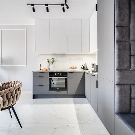 Rent Invest - Quorum Parking Klimatyzacja * Wrocław