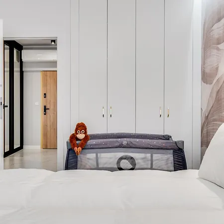 Rent Invest - Quorum Parking Klimatyzacja Lägenhet *