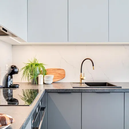 Rent Invest - Quorum Parking Klimatyzacja Apartamento