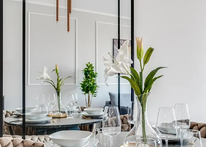 Rent Invest - Quorum Parking Klimatyzacja Apartman