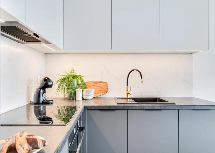 Rent Invest - Quorum Parking Klimatyzacja Apartment